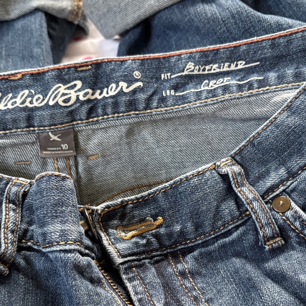 Eddie Bauer Women’s  Relaxed Fit Denim Jeans, boyfriend crop , size 10